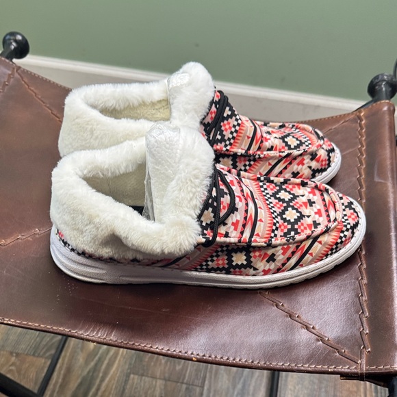 3 pair canvas slip-ons 10 - Picture 11 of 16